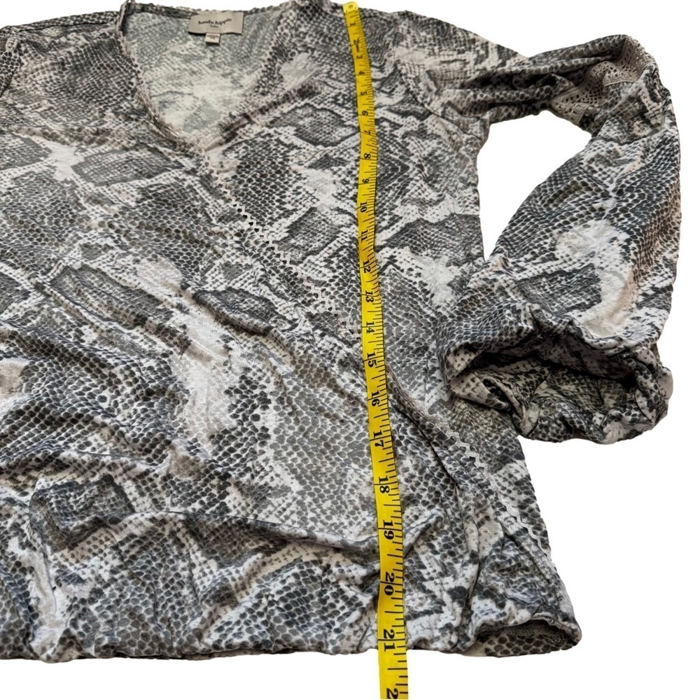 Haute Hippie Tribe Malia Printed Knit Surplice Top Grey Python Size XS Lace NEW - Picture 14 of 16